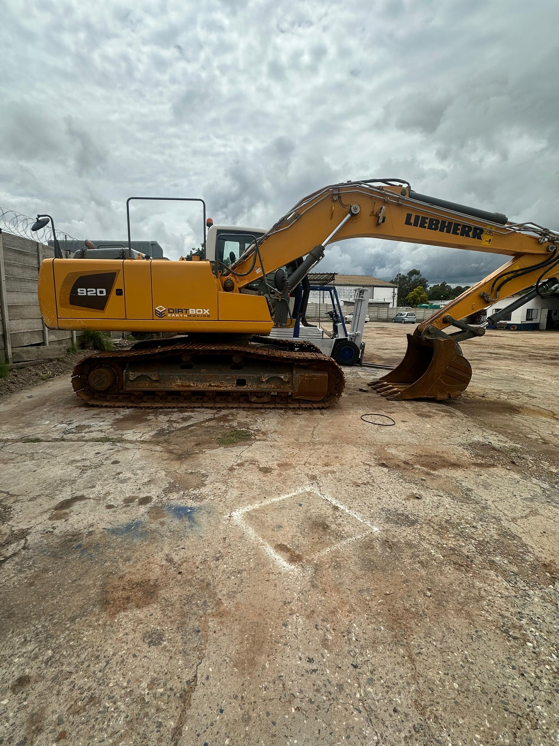 Excavator Rental Zimbabwe - DirtBox Excavator for hire in Harare