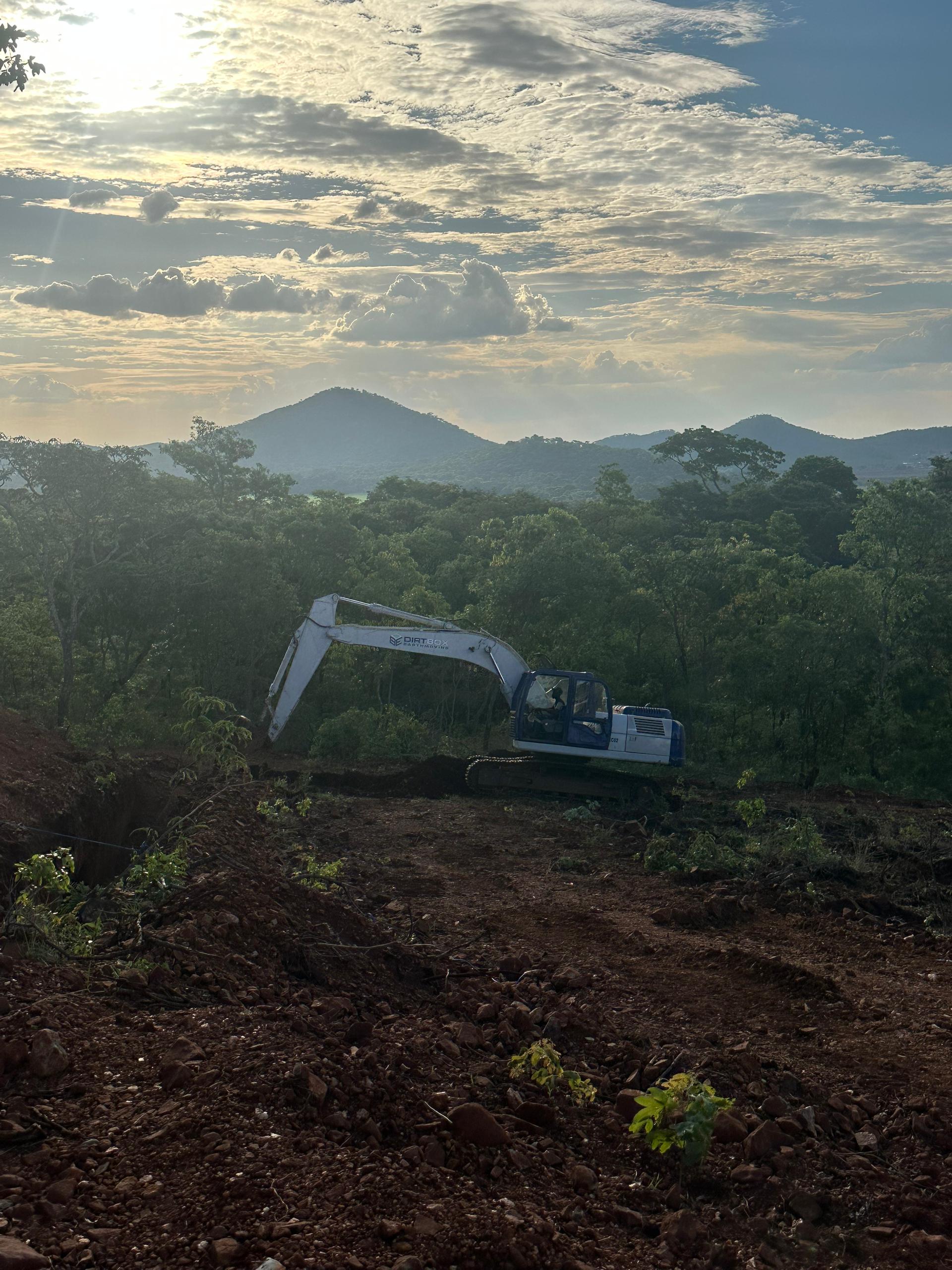 Excavator Rental Zimbabwe - DirtBox Excavator for hire in Harare